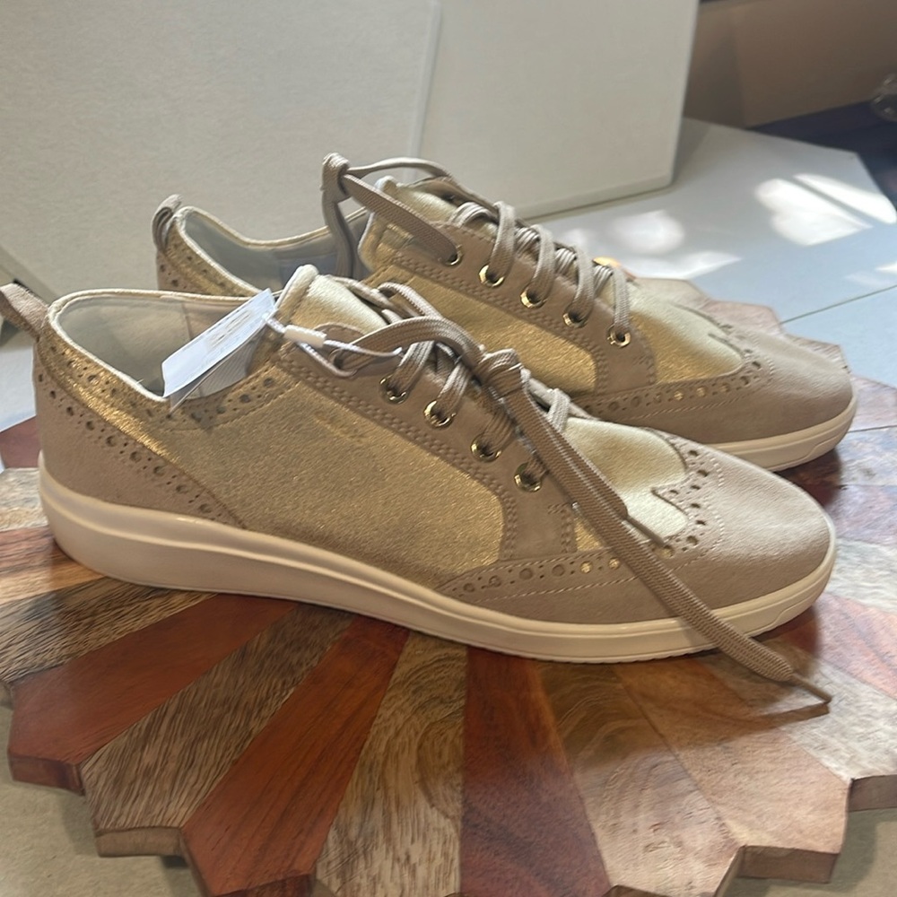 Geox Respira NWT Gold wing tip athletic shoes size 10 1/2 women